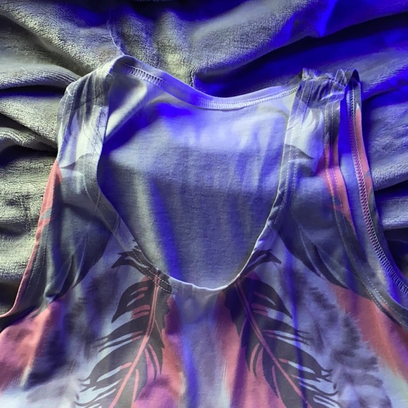 Pink/Grey/White feather top, Size M - Picture 3 of 5